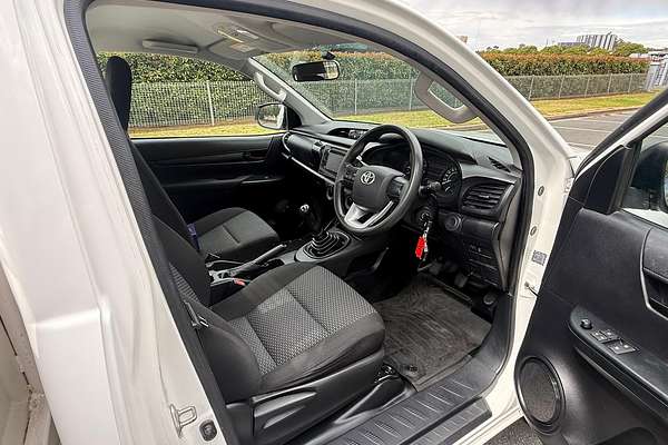 2017 Toyota Hilux WORKMATE GUN122R REAR WHEEL DRIVE