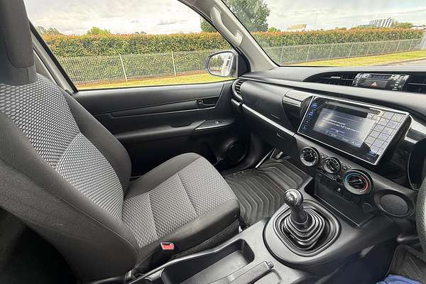2017 Toyota Hilux WORKMATE GUN122R REAR WHEEL DRIVE