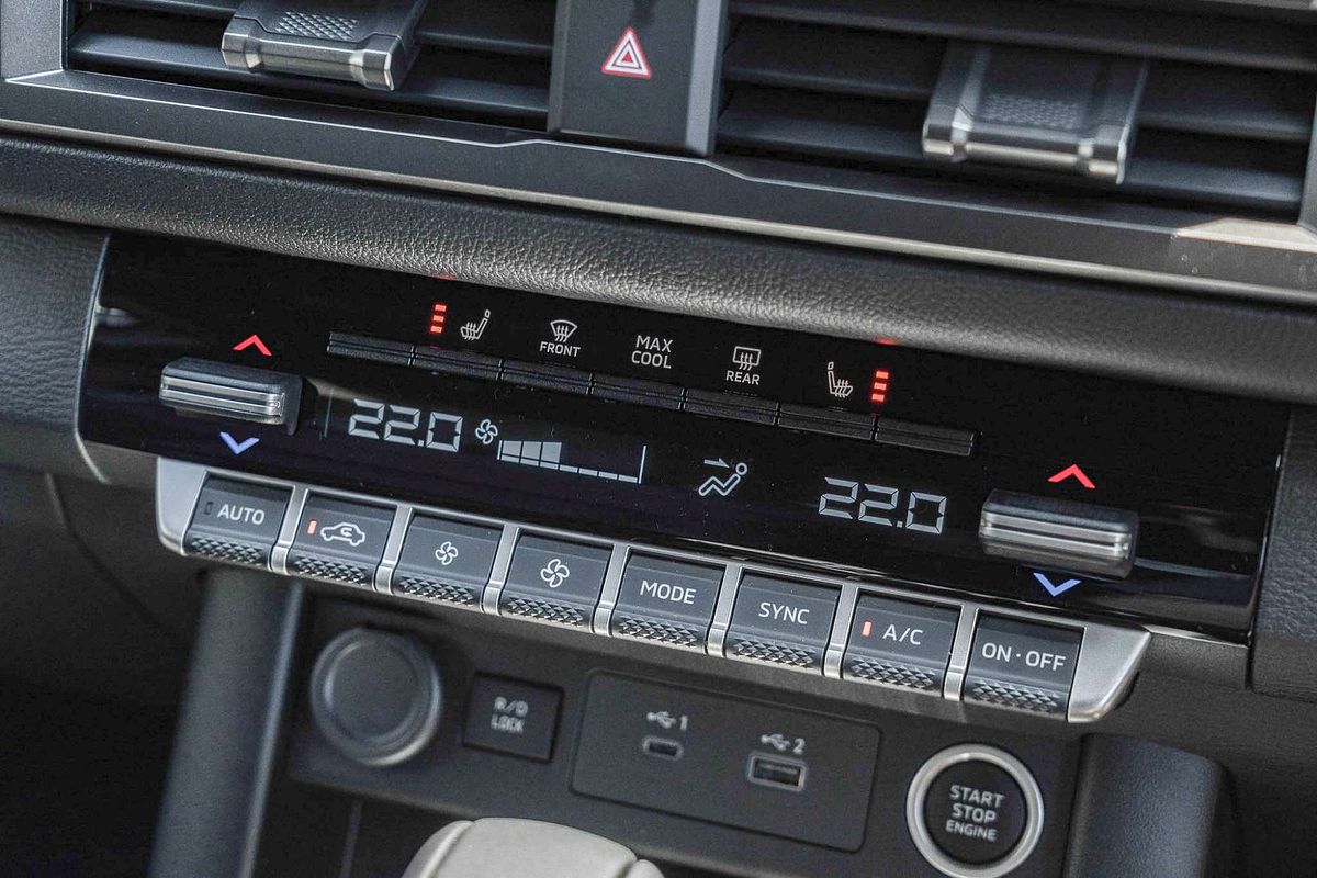 2025 Mitsubishi Triton GSR MV 4X4