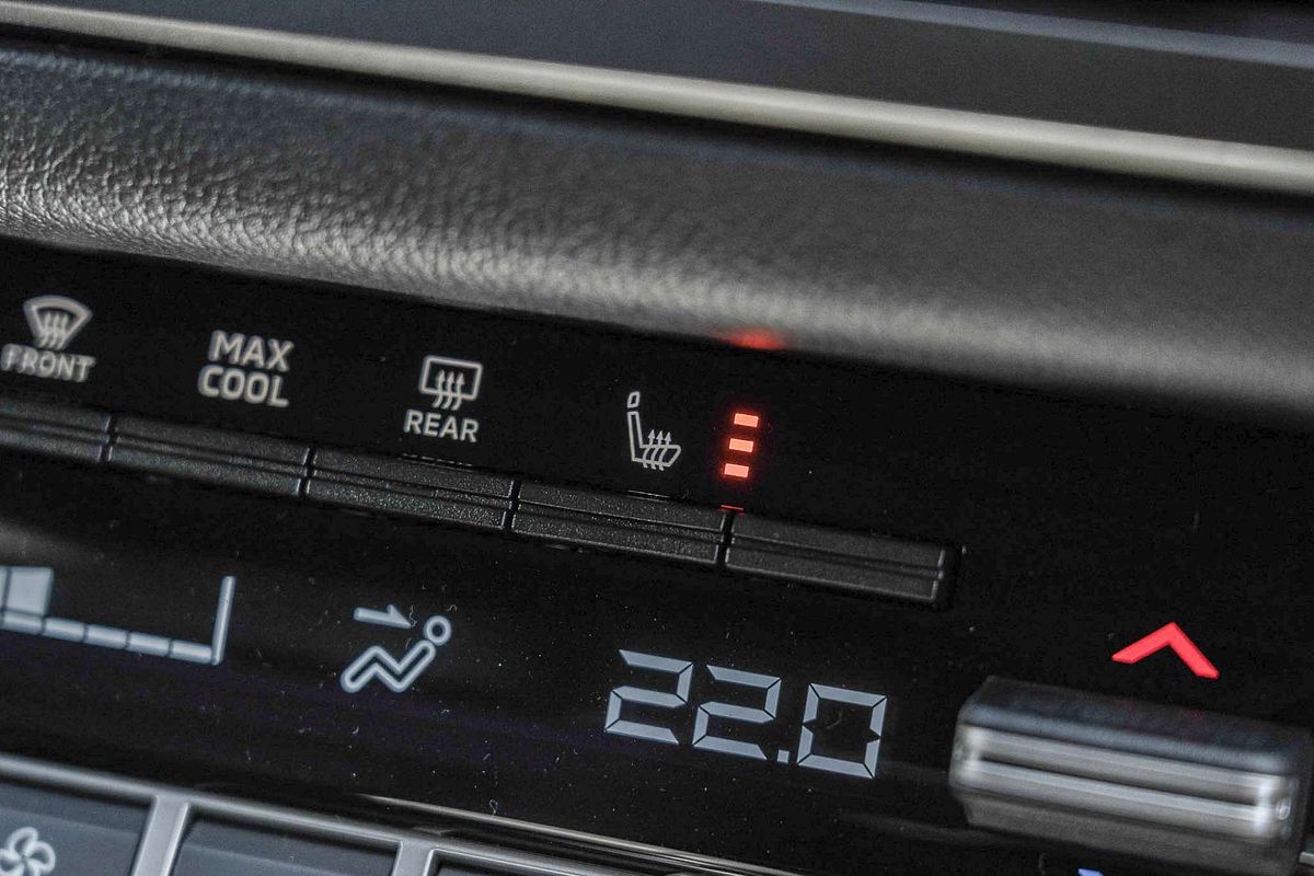 2025 Mitsubishi Triton GSR MV 4X4