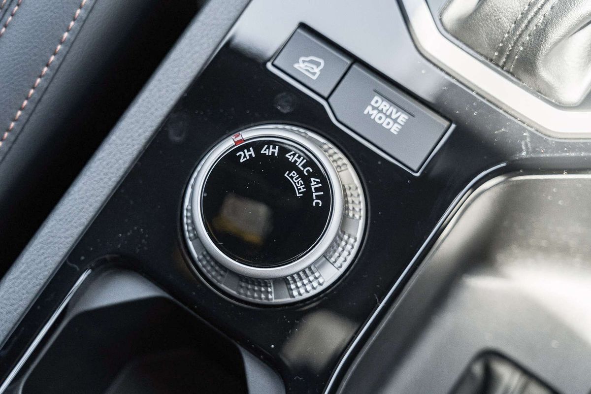 2025 Mitsubishi Triton GSR MV 4X4