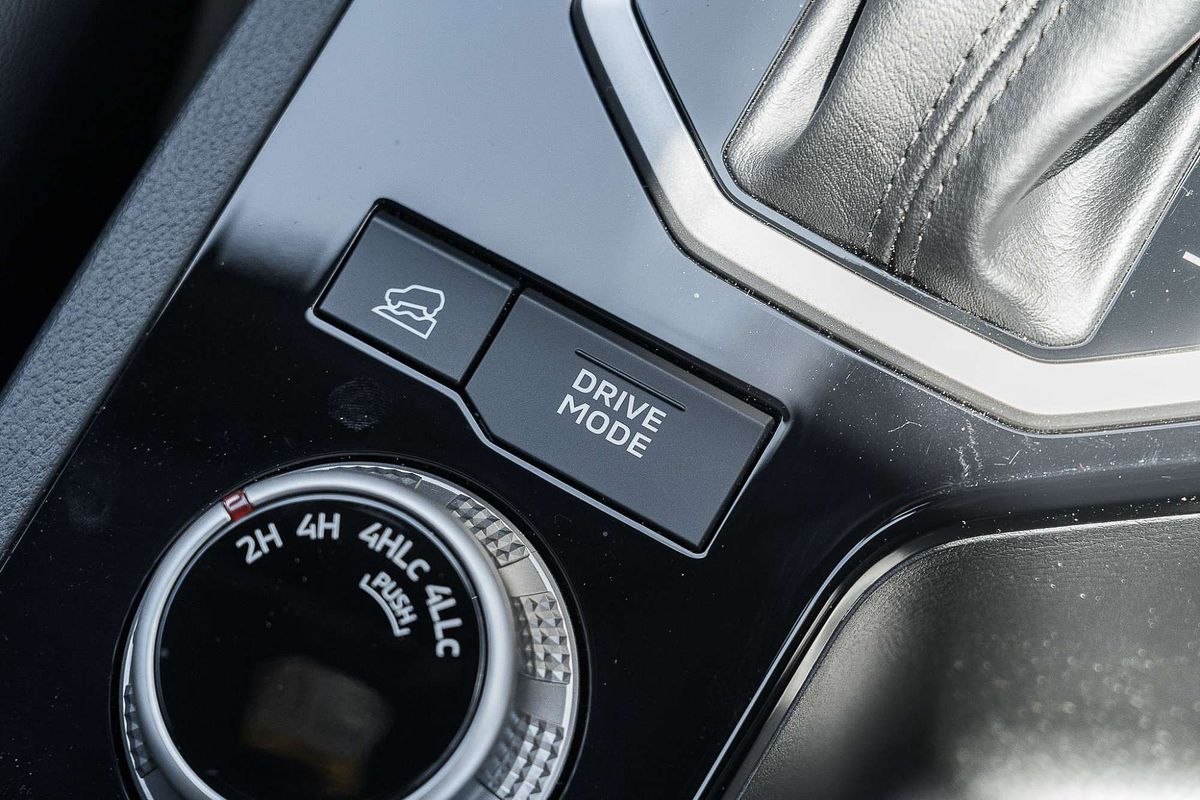 2025 Mitsubishi Triton GSR MV 4X4