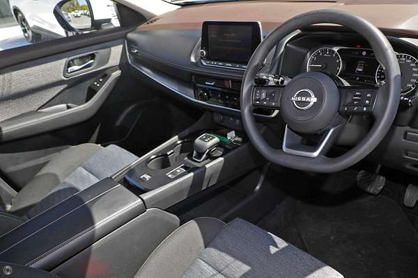 2025 Nissan X-TRAIL ST T33