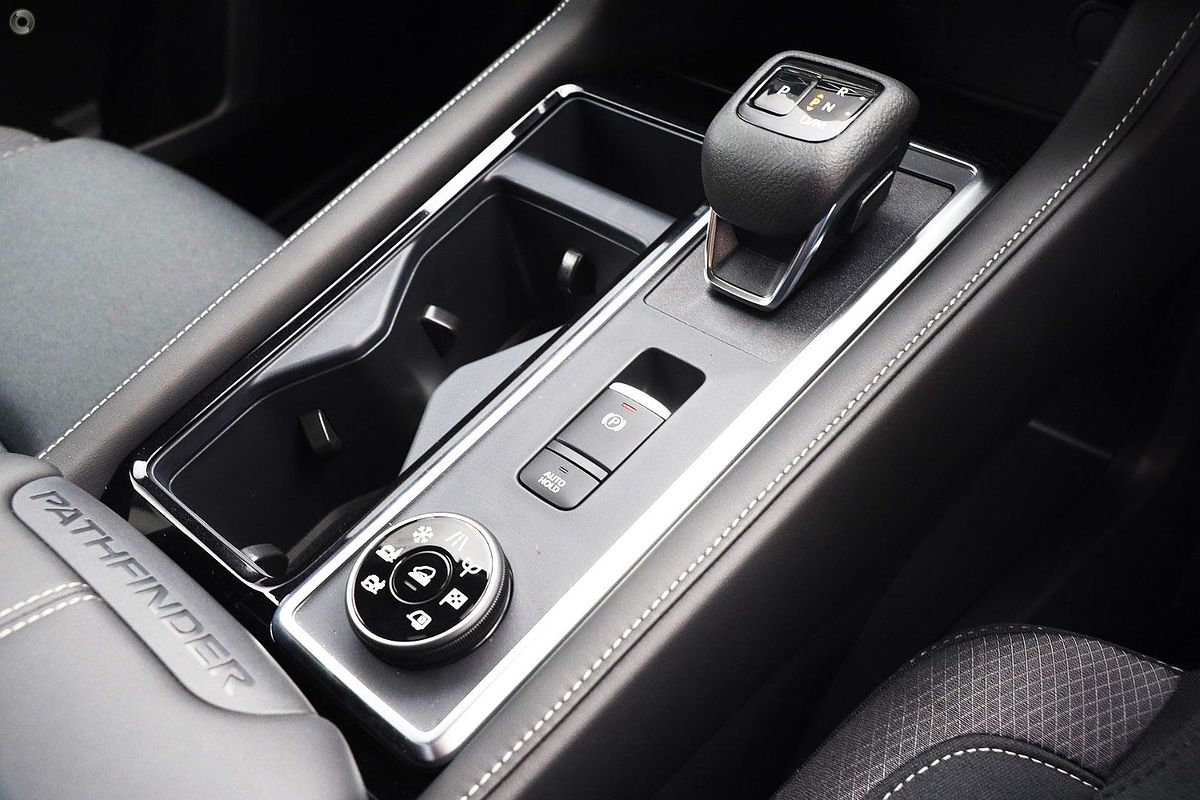 2025 Nissan Pathfinder ST-L R53