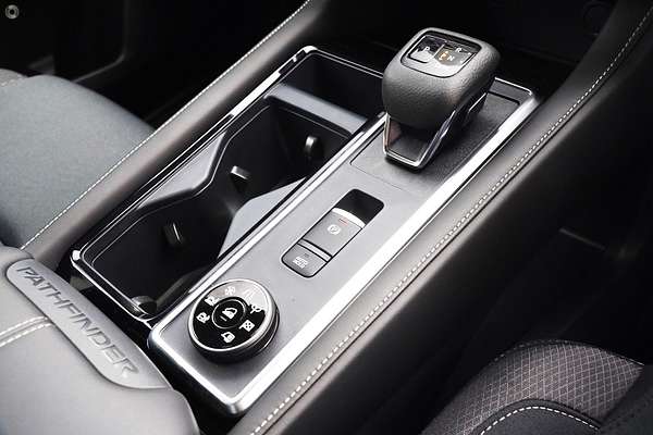 2025 Nissan Pathfinder ST-L R53