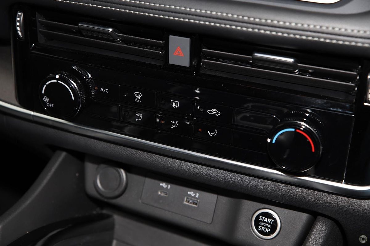 2025 Nissan X-TRAIL ST T33