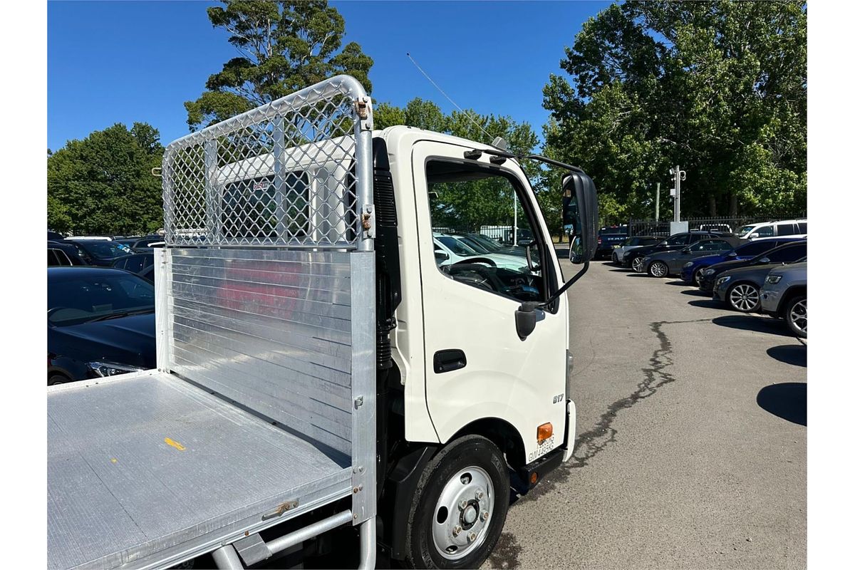 2018 Hino 300 Series 617 4x2 MWB