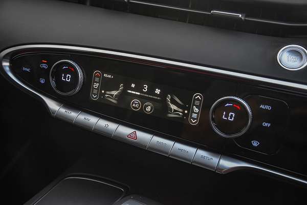 2023 Genesis GV70 3.5T AWD Sport JK.V2