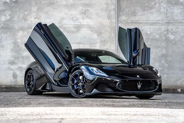 2022 Maserati MC20 M240