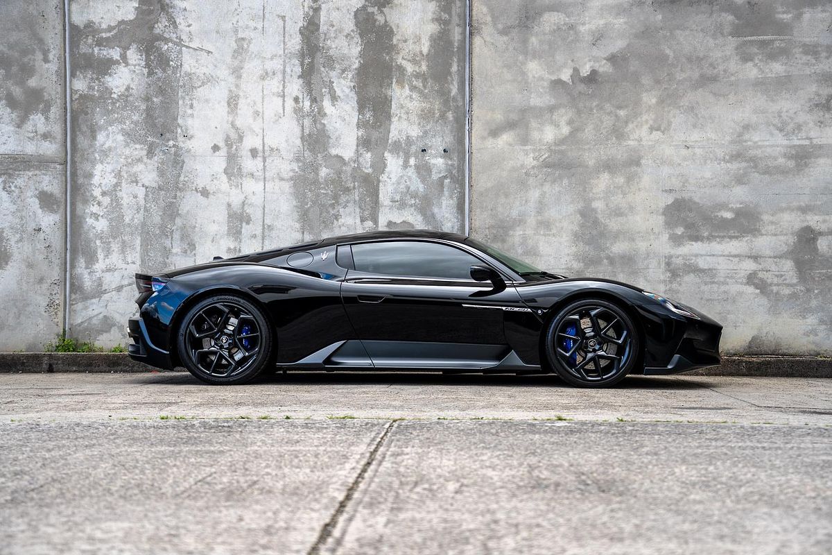 2022 Maserati MC20 M240