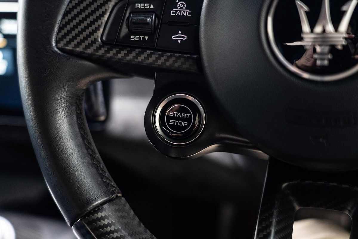 2022 Maserati MC20 M240