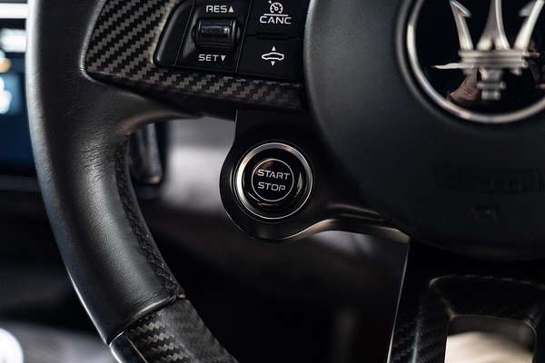 2022 Maserati MC20 M240