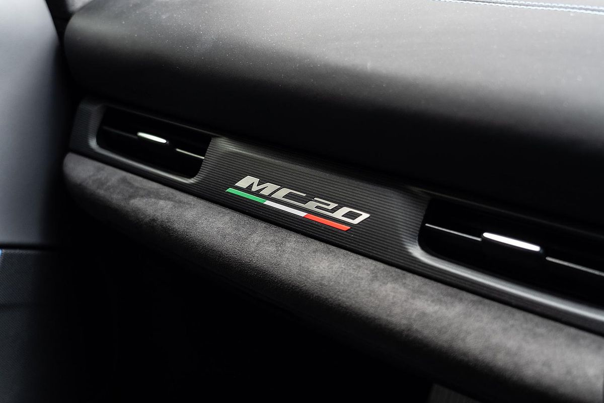 2022 Maserati MC20 M240