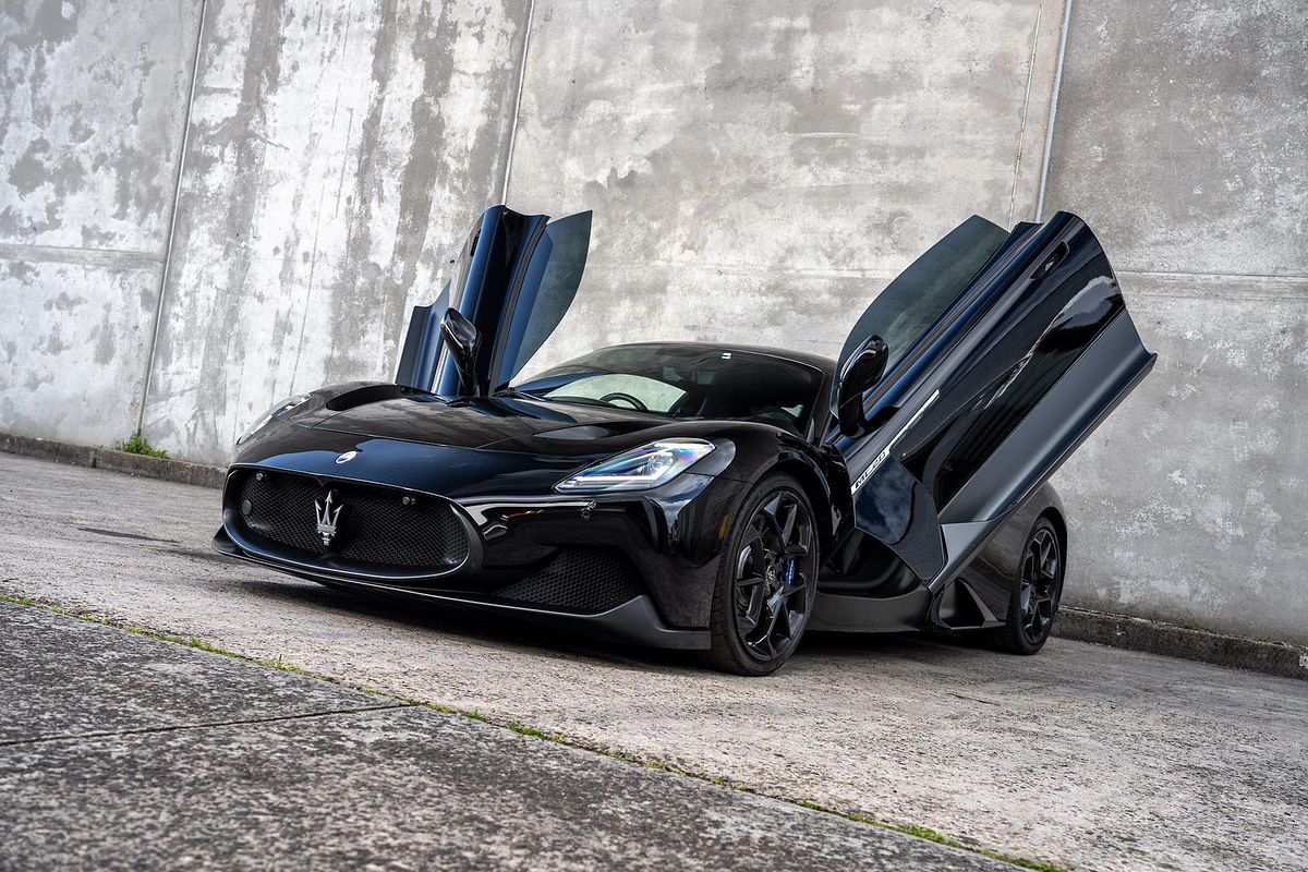 2022 Maserati MC20 M240