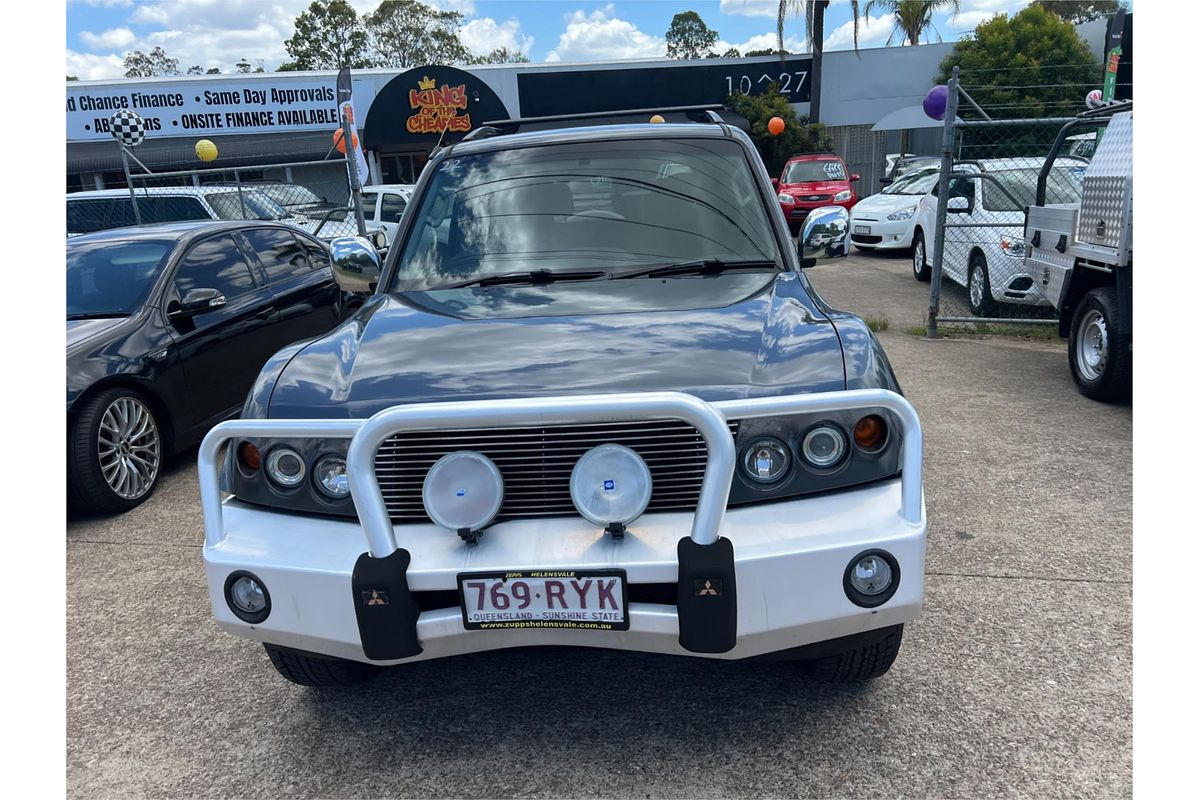 2006 Mitsubishi Pajero VR-X NP