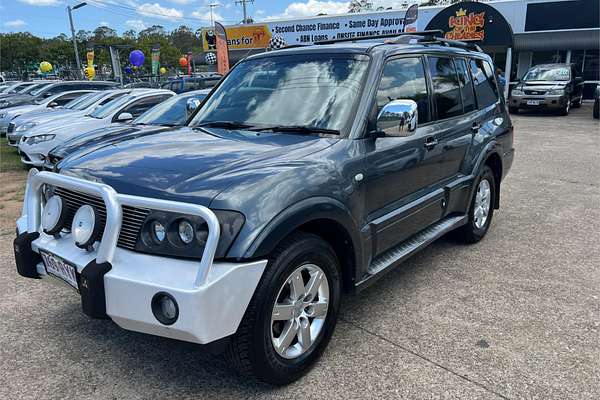 2006 Mitsubishi Pajero VR-X NP