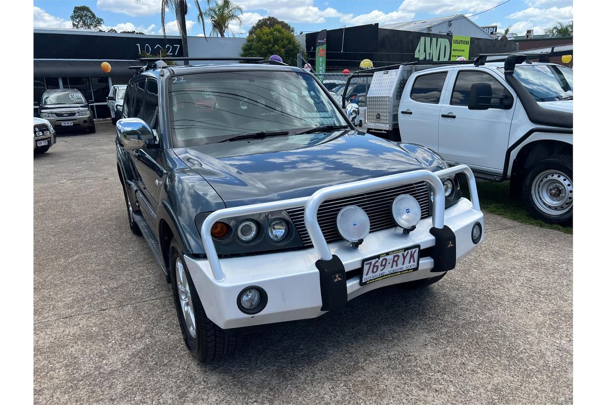 2006 Mitsubishi Pajero VR-X NP