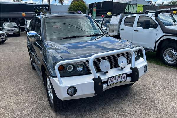 2006 Mitsubishi Pajero VR-X NP