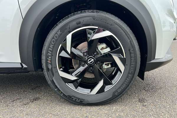 2025 Nissan JUKE ST+ F16