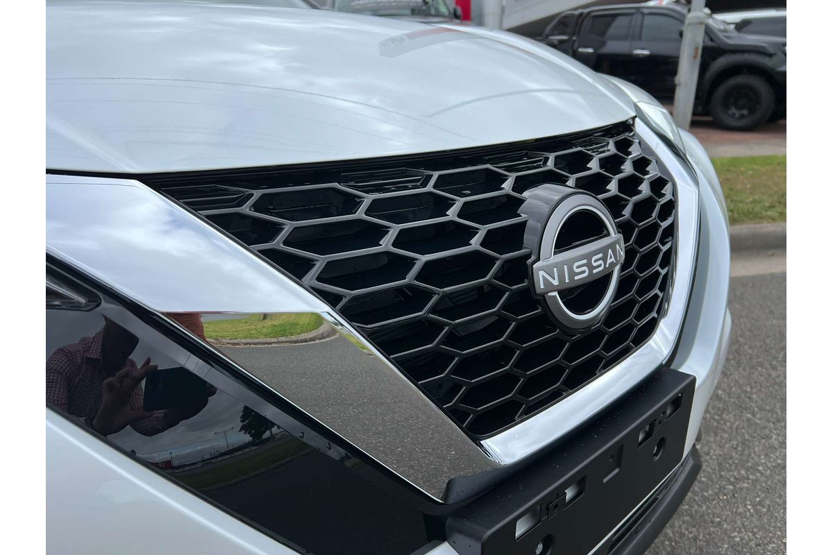 2025 Nissan JUKE ST+ F16