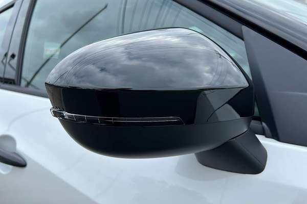 2025 Nissan JUKE ST+ F16