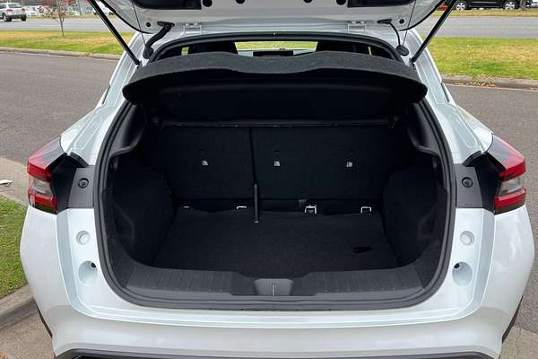 2025 Nissan JUKE ST+ F16