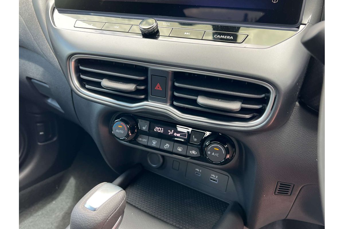 2025 Nissan JUKE ST+ F16