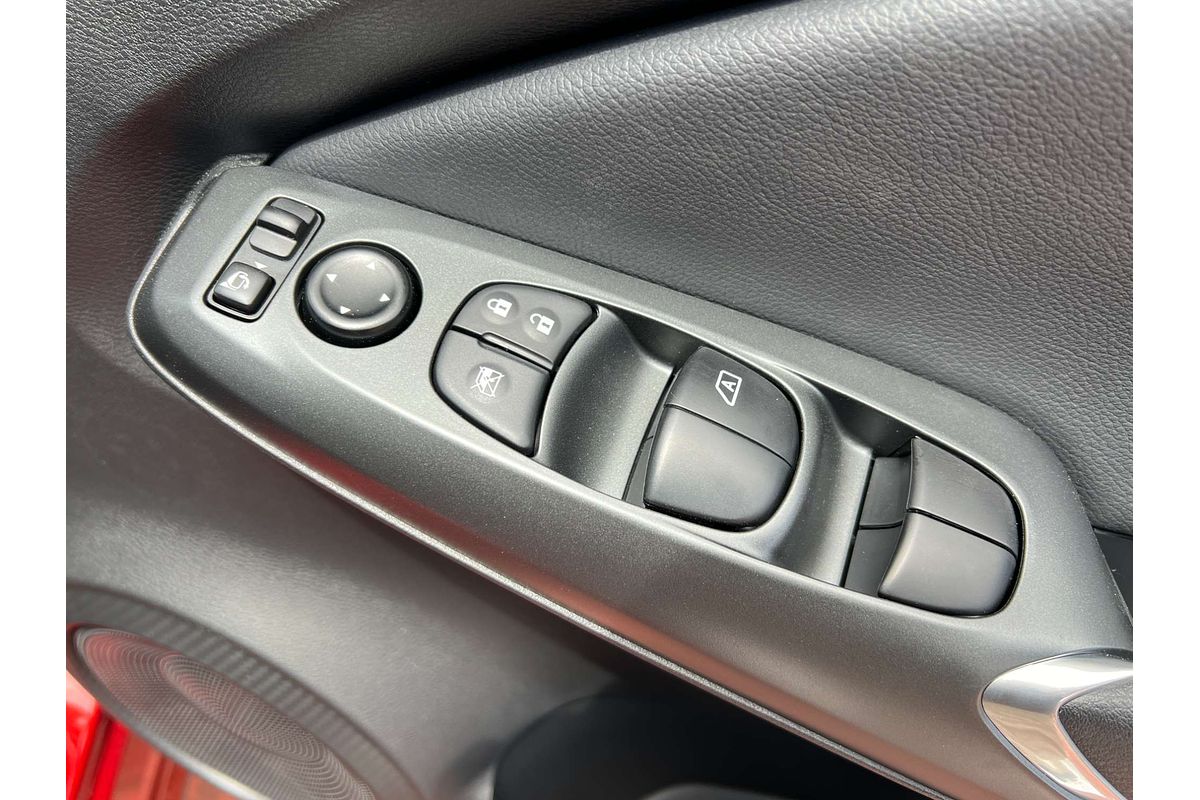 2025 Nissan JUKE ST+ F16