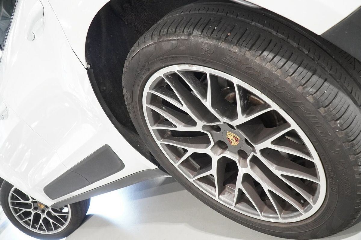 2015 Porsche Macan S 95B