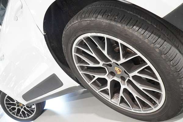 2015 Porsche Macan S 95B