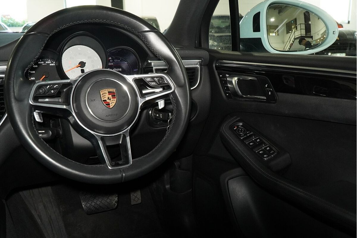 2015 Porsche Macan S 95B