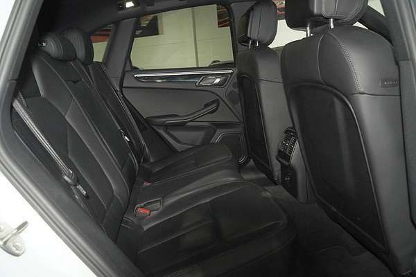 2015 Porsche Macan S 95B