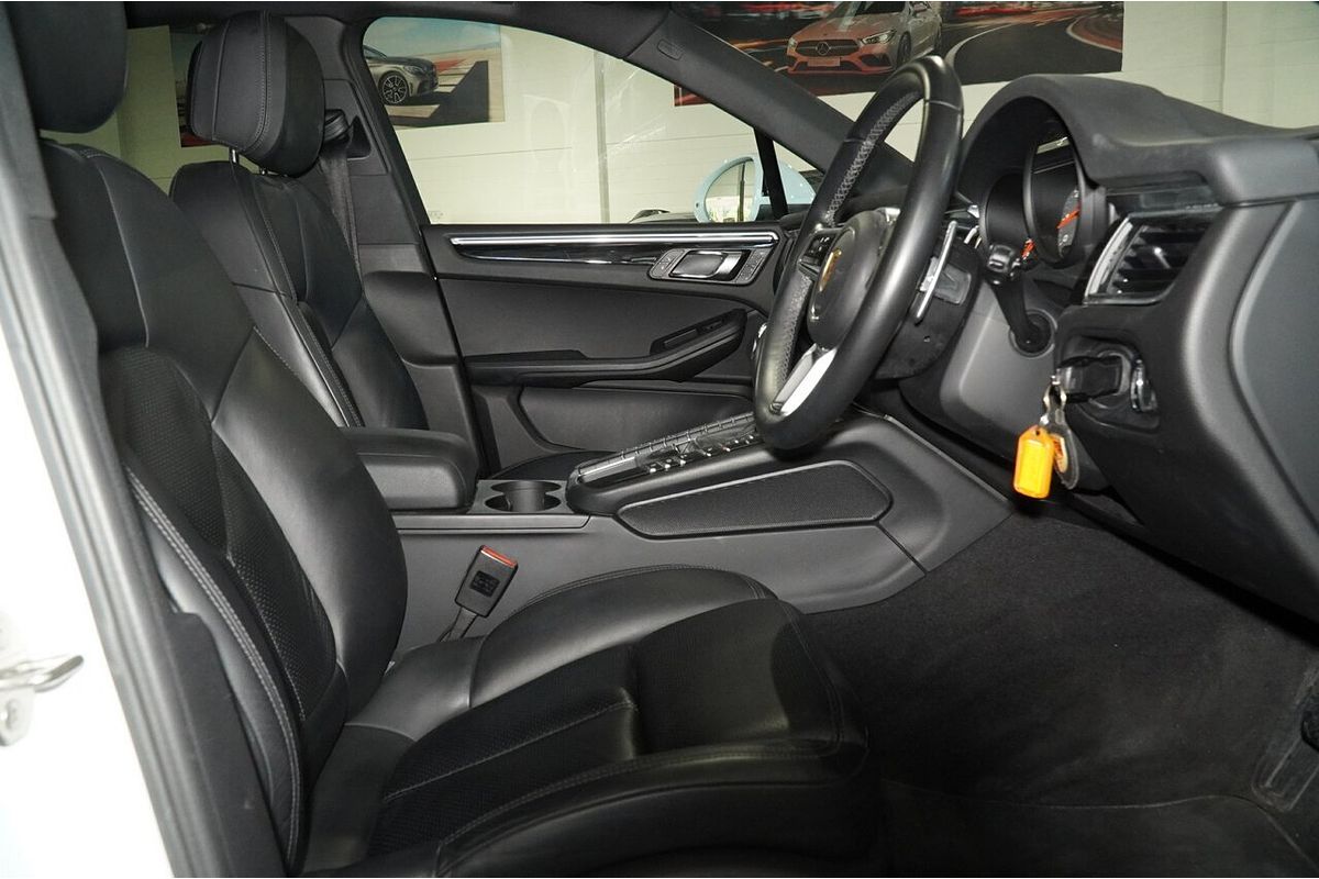 2015 Porsche Macan S 95B