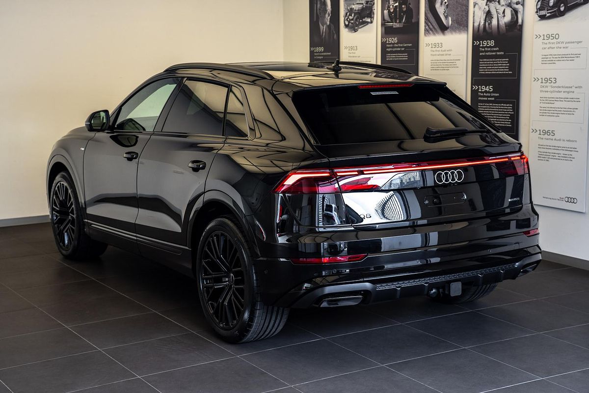 2025 Audi Q8 50 TDI S line F1