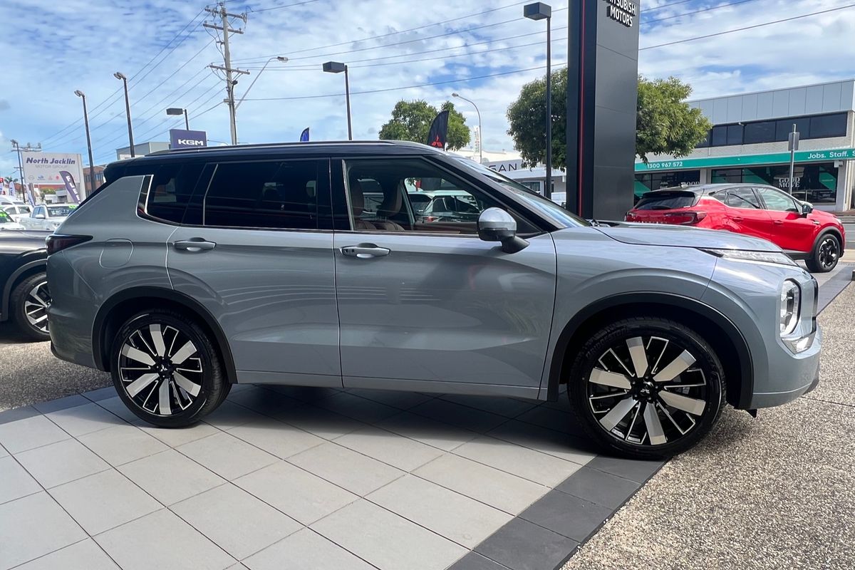 2025 Mitsubishi Outlander Exceed Tourer ZM