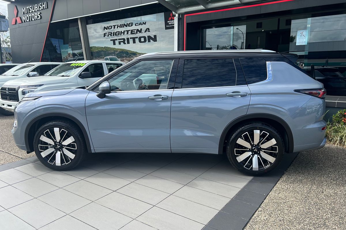 2025 Mitsubishi Outlander Exceed Tourer ZM