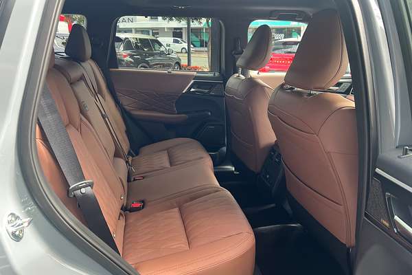 2025 Mitsubishi Outlander Exceed Tourer ZM