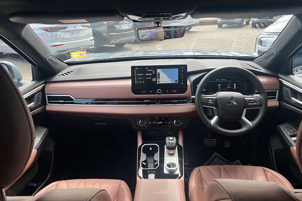 2025 Mitsubishi Outlander Exceed Tourer ZM