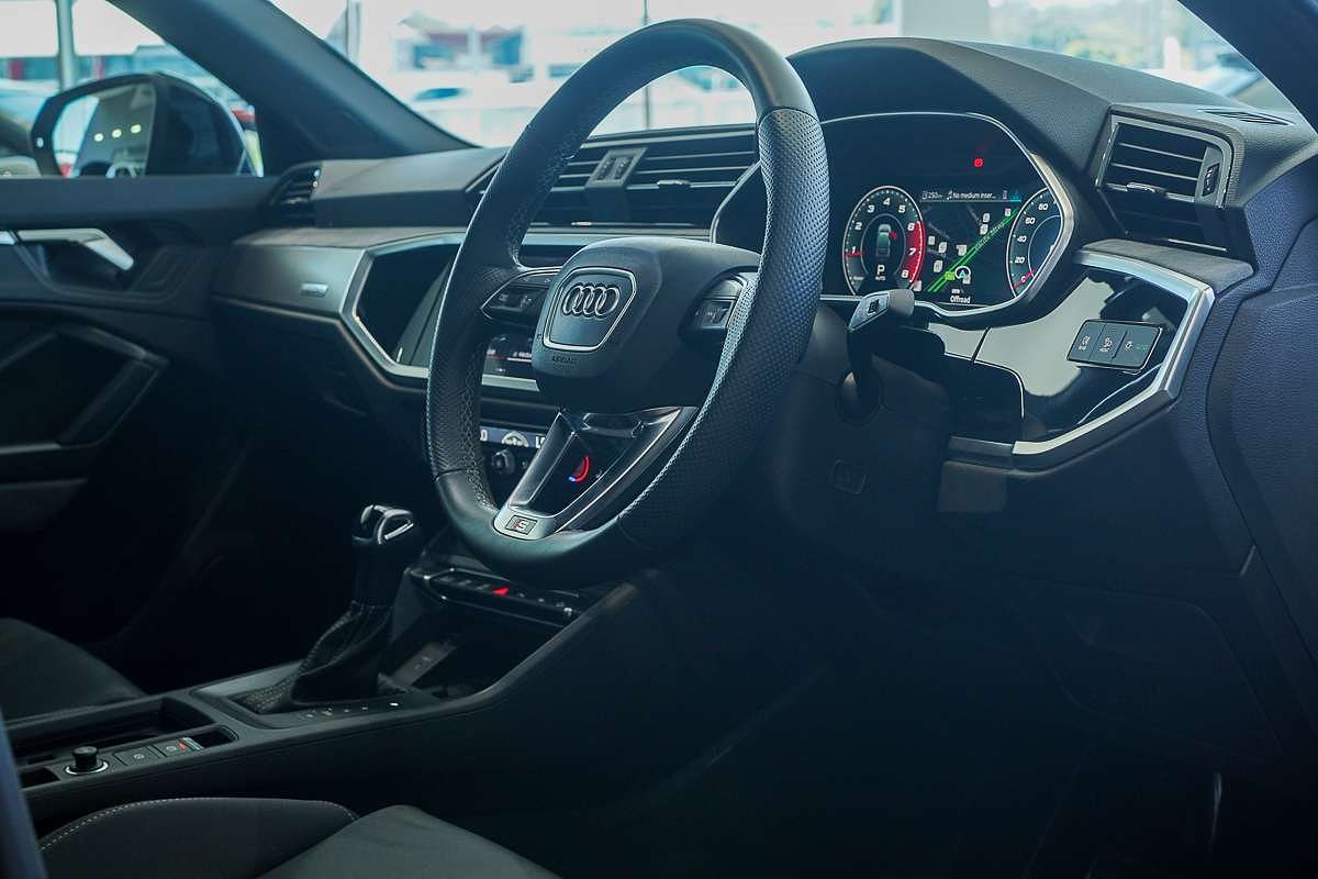 2022 Audi Q3 40 TFSI F3