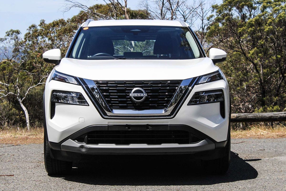 2025 Nissan X-TRAIL ST T33