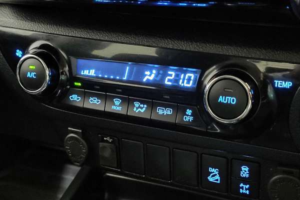 2021 Toyota Hilux SR5 GUN126R 4X4