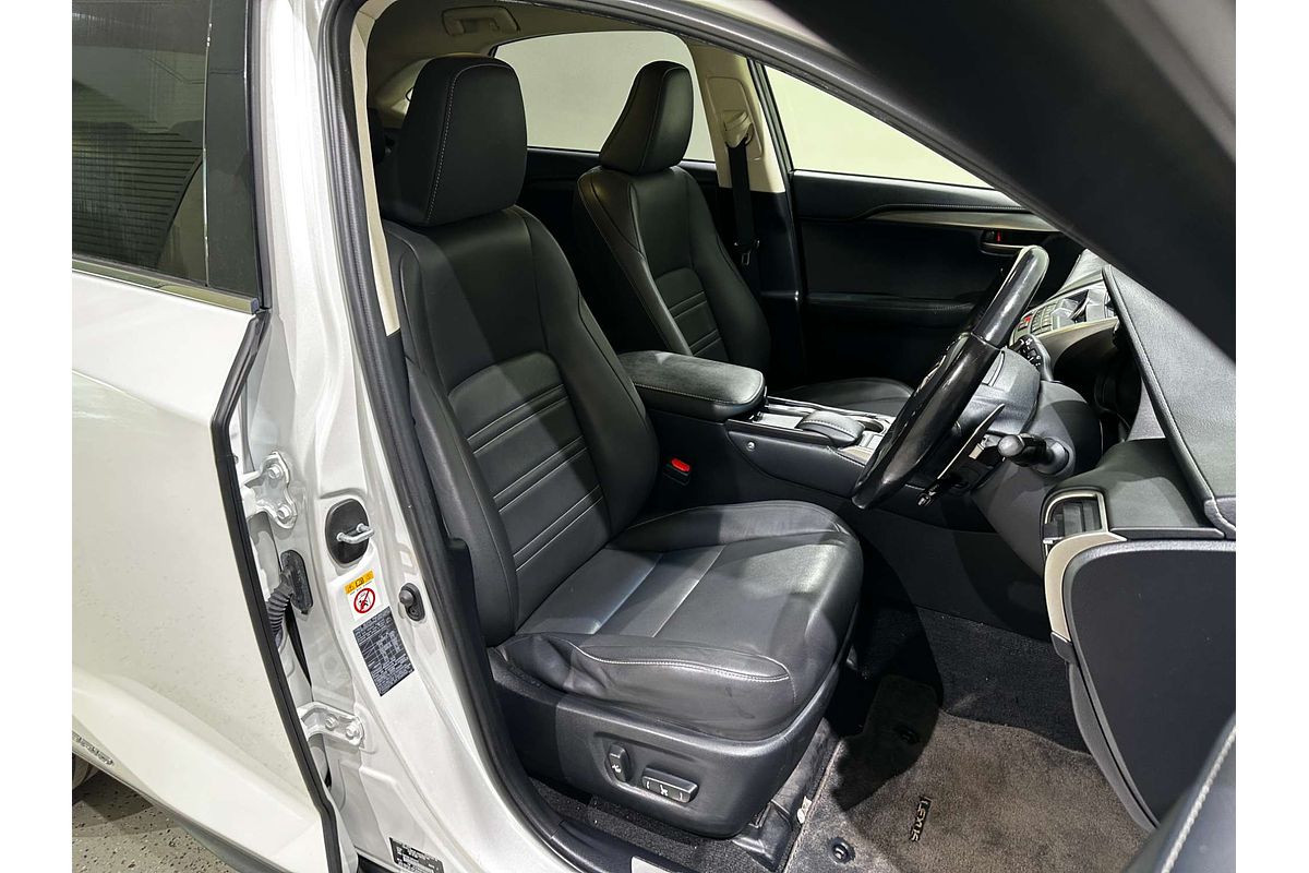 2015 Lexus NX NX300h Luxury AYZ10R