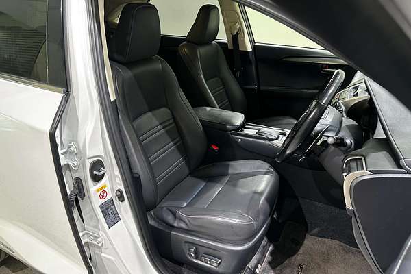 2015 Lexus NX NX300h Luxury AYZ10R