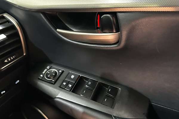 2015 Lexus NX NX300h Luxury AYZ10R