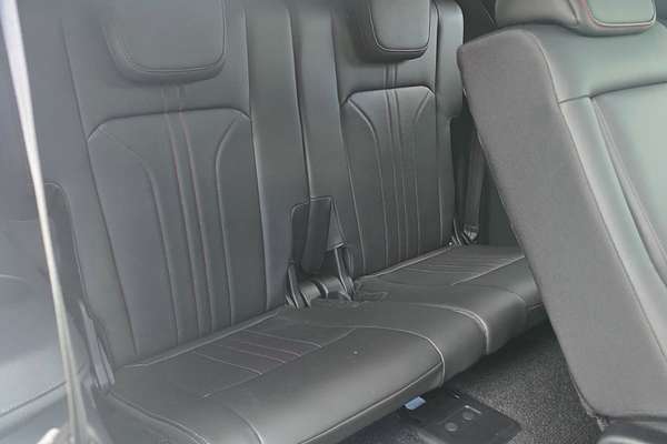 2025 Isuzu MU-X X-TERRAIN