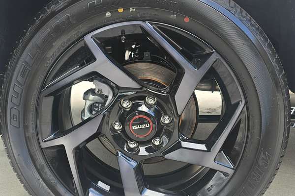 2025 Isuzu MU-X X-TERRAIN
