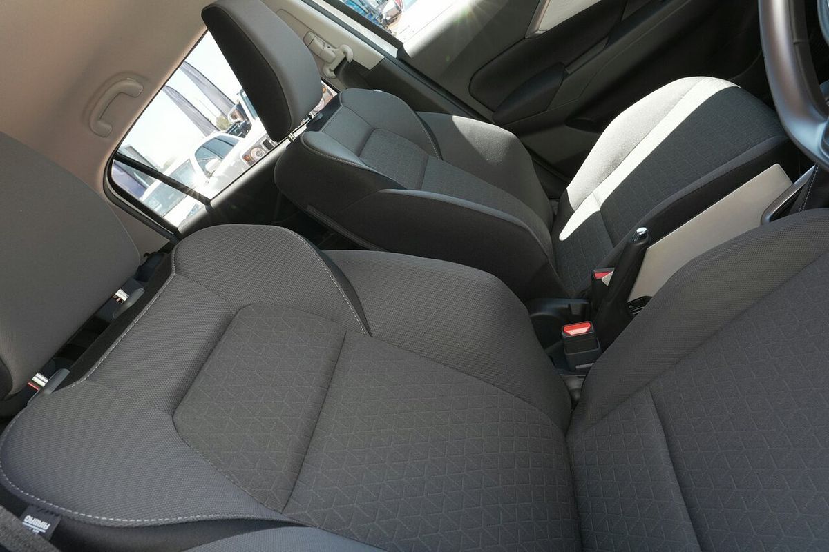 2025 Suzuki Swift Hybrid GLX UZ