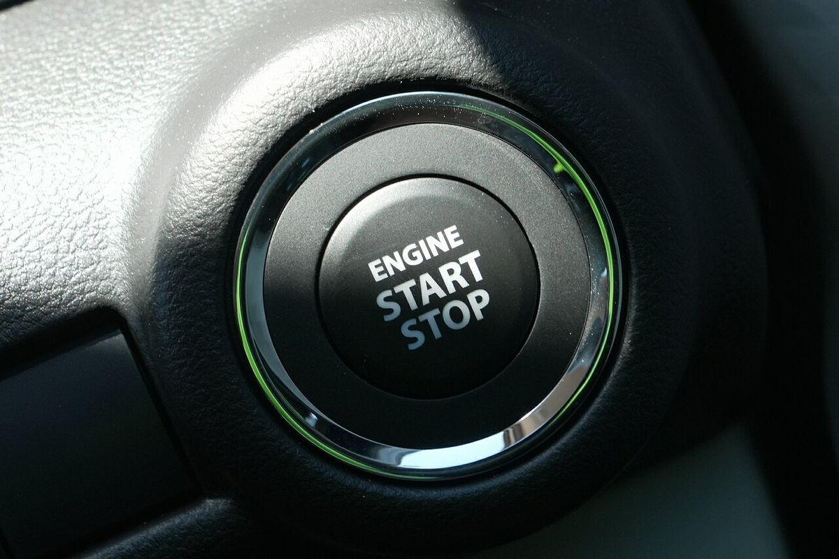 2025 Suzuki Swift Hybrid GLX UZ