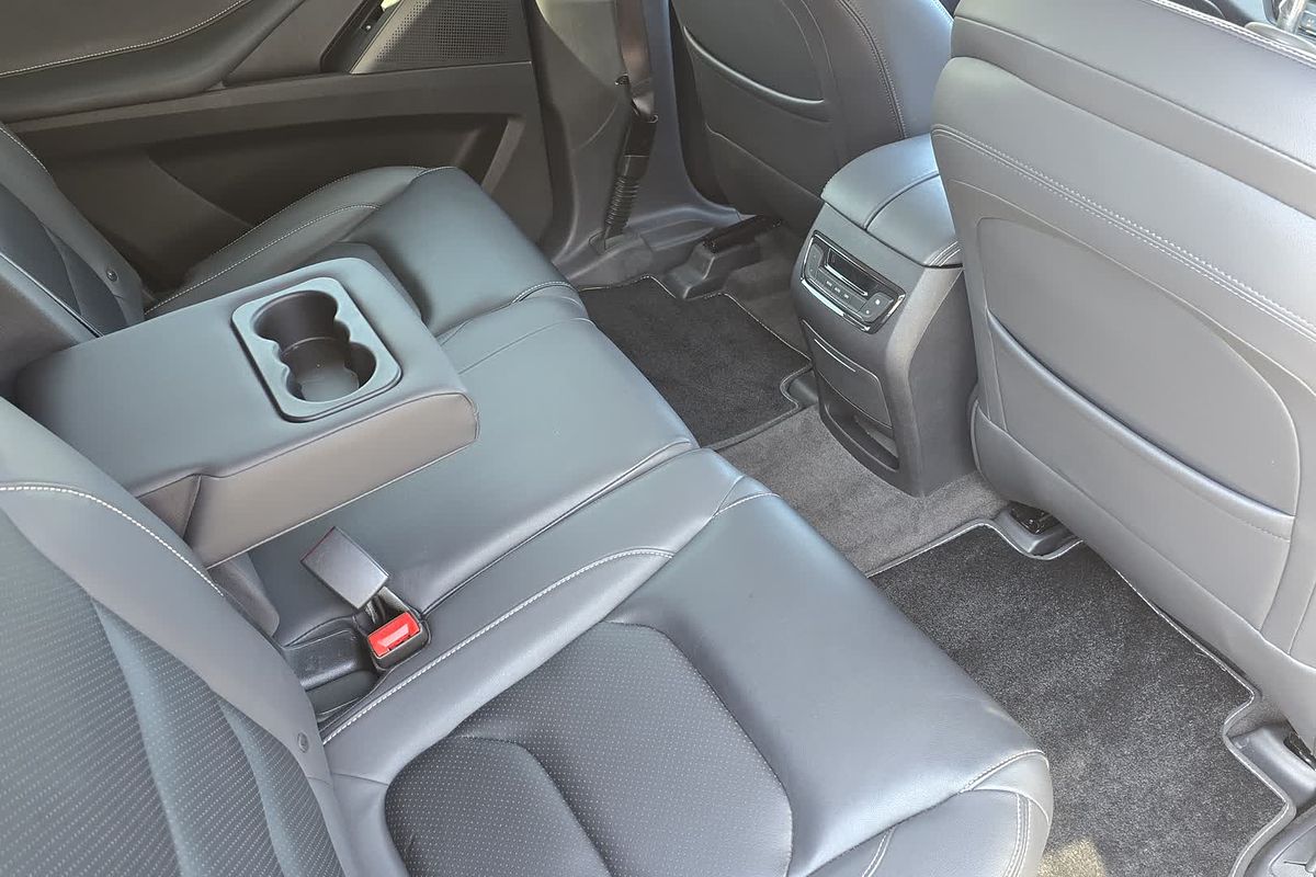 2023 LDV D90 Executive SV9A