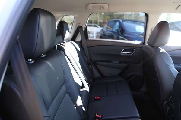 2025 Nissan X-TRAIL ST-L e-POWER T33